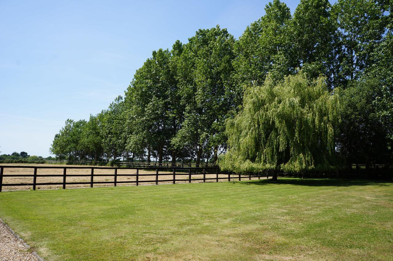 Bed and Breakfast The Olde Barn Lymington Exterior foto